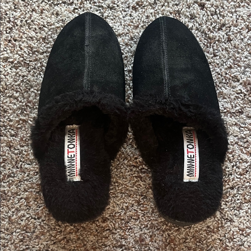 Minnetonka Black Suede Women's Slippers